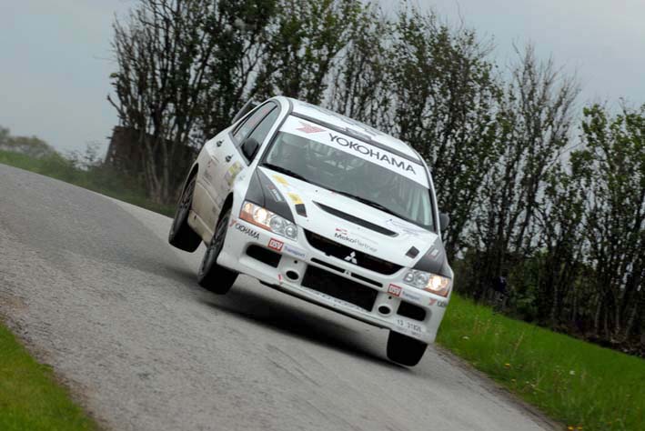 Tim Svanholt og Carina Møller var flyvende i deres Mitsubishi, da der for anden gang i år blev kørt om point til Danmarksmesterskabet i rally